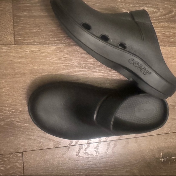 OOFOS OOcloog Clog - Women's size 38 Black - Picture 4 of 5